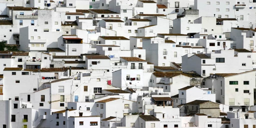 Gros plan d'un Village blanc en Andalousie