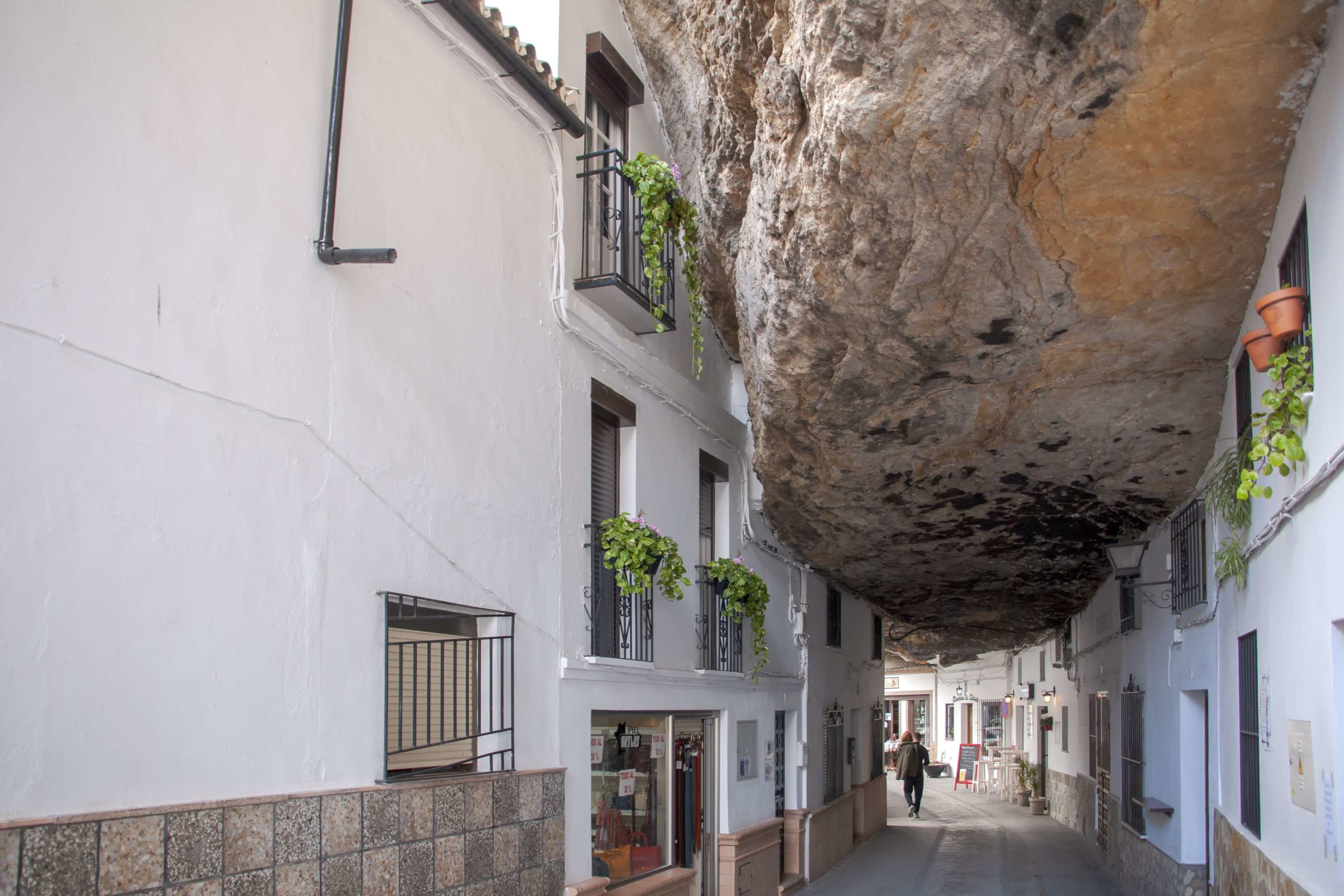 Le village blanc de Setenil de las Bodegas